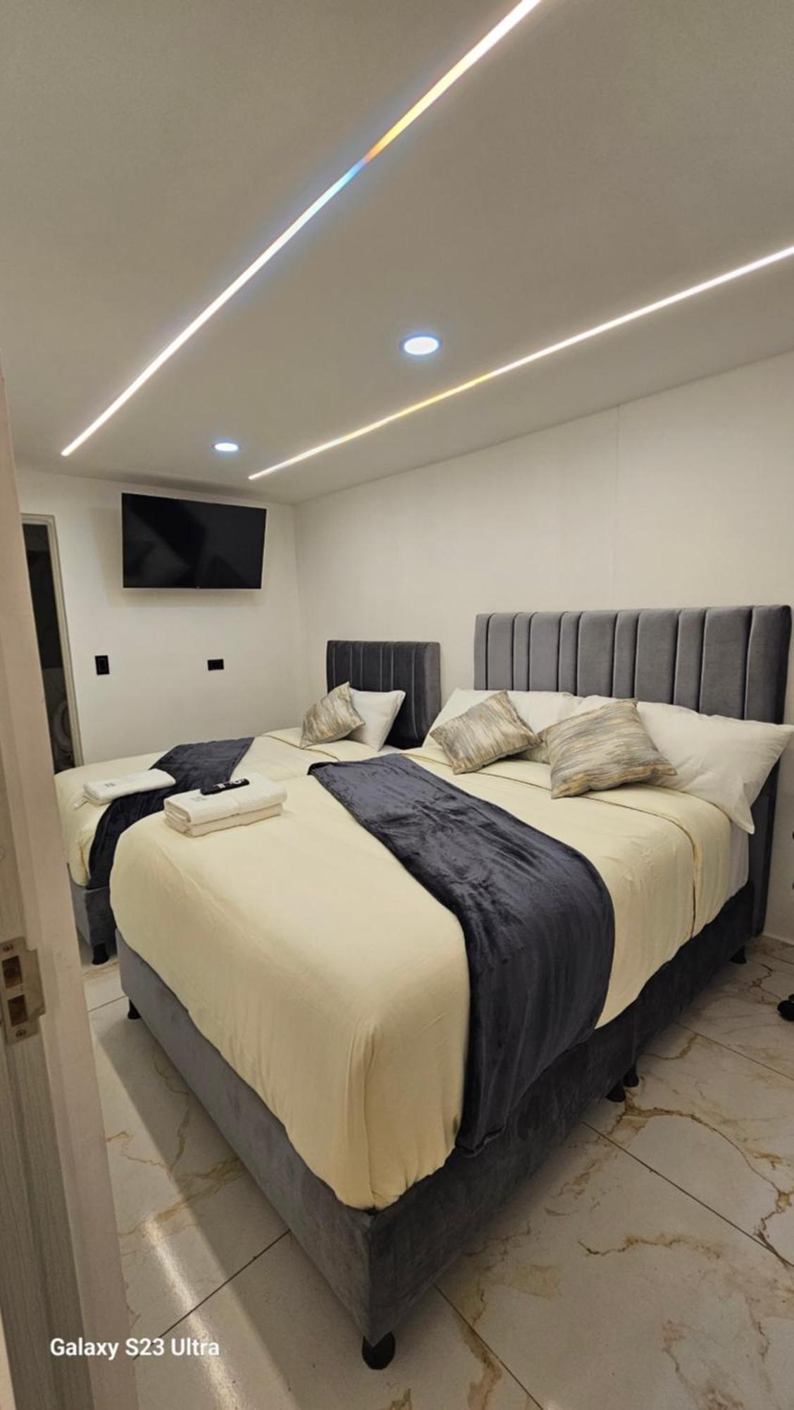 Hotel West Inn Богота Экстерьер фото