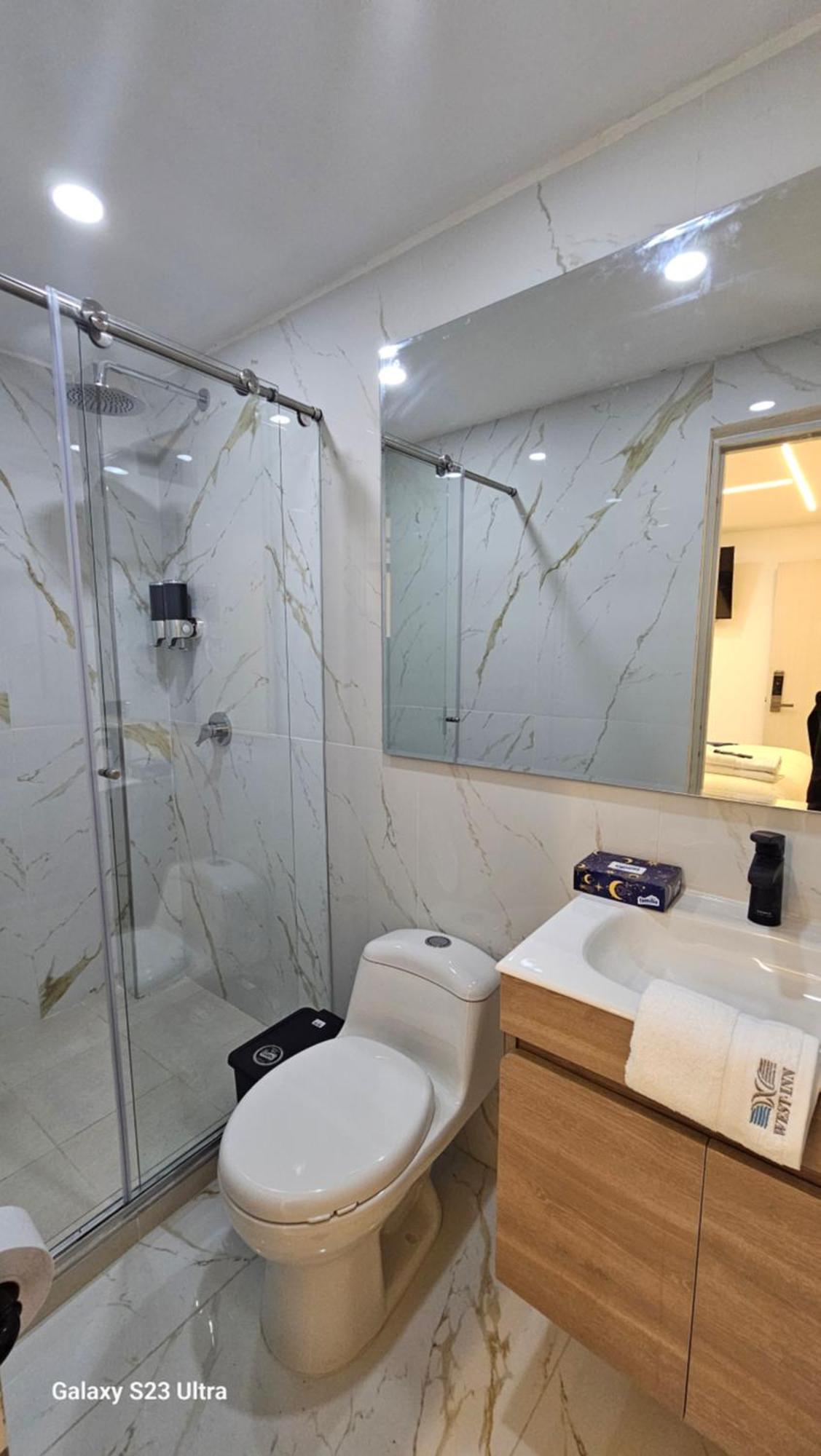 Hotel West Inn Богота Экстерьер фото