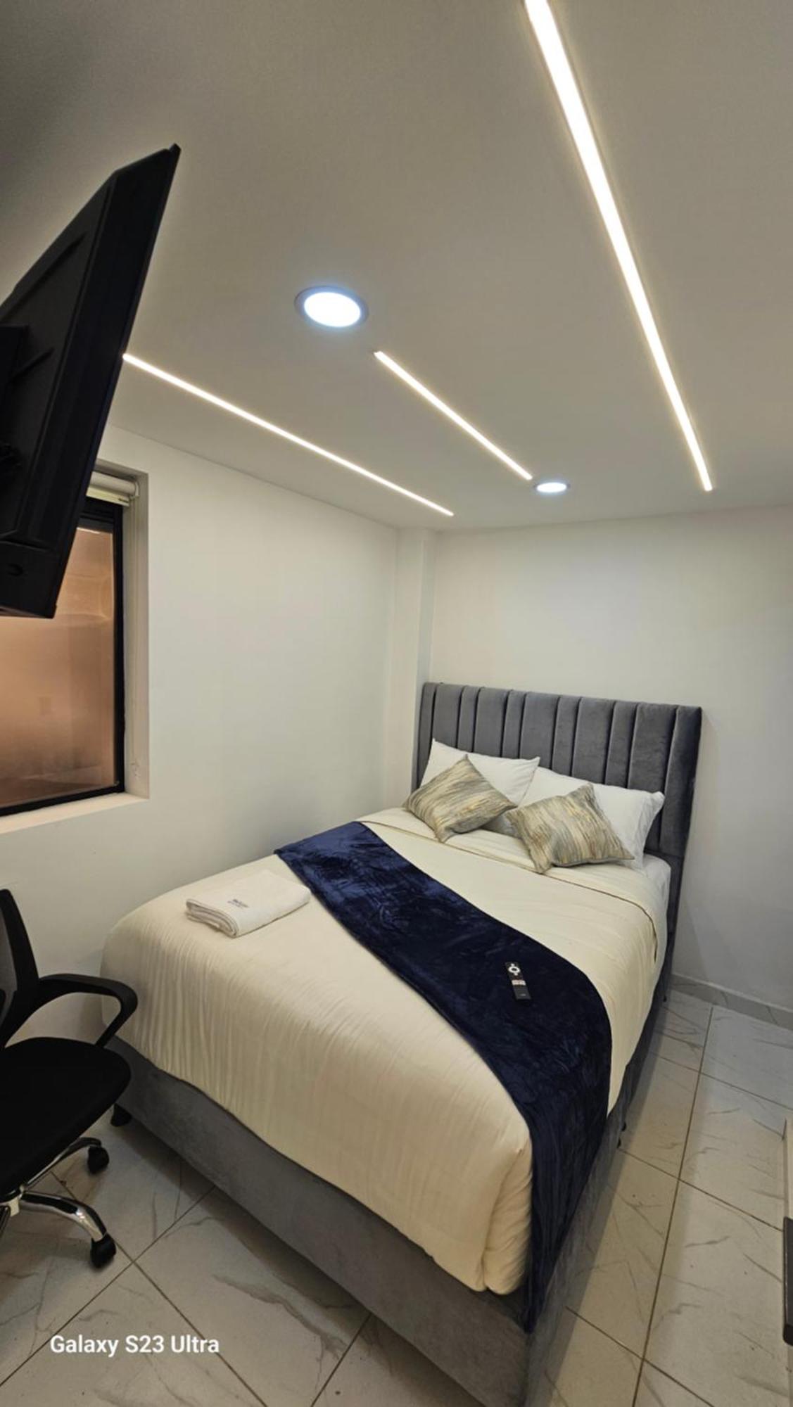 Hotel West Inn Богота Экстерьер фото